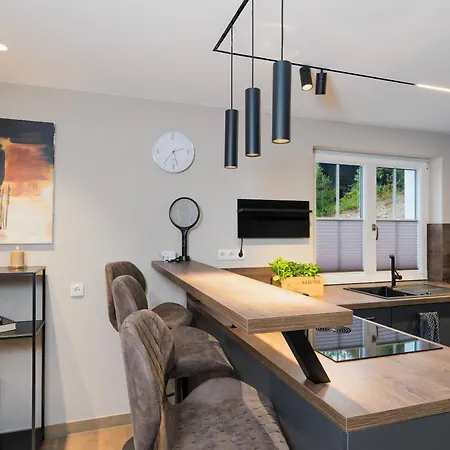 Waldklang Refugium Schwarzwald - Eingezäunt - Sauna Geplant - Tischkicker - Billard Ferienhaus *