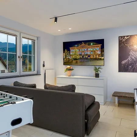 Hébergement de vacances Waldklang Refugium Schwarzwald - Eingezaeunt - Aussen-sauna - Tischkicker - Billard