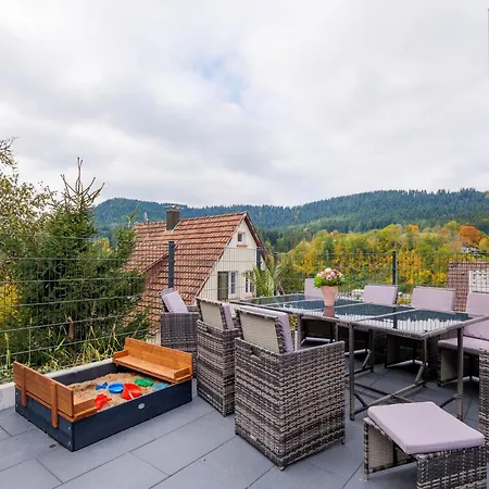Hébergement de vacances Waldklang Refugium Schwarzwald - Eingezaeunt - Aussen-sauna - Tischkicker - Billard Alpirsbach