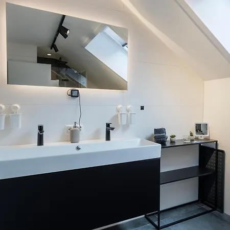 Waldklang Refugium Schwarzwald - Eingezäunt - Sauna Geplant - Tischkicker - Billard Ferienhaus